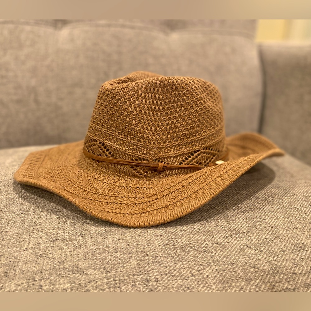 Beachly beach hat.  One size.  New without tags.